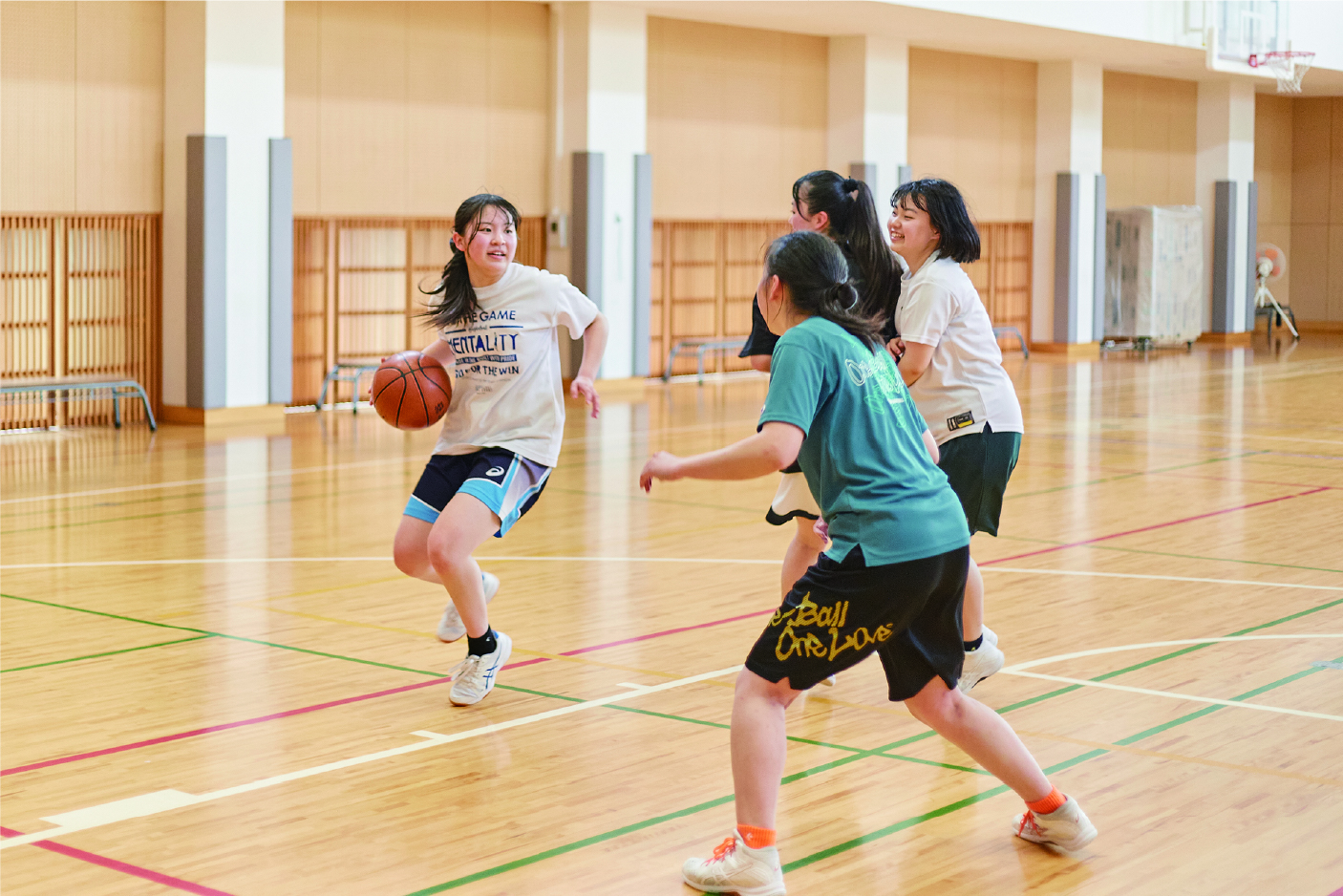 女子バスケットボール部の部活の様子