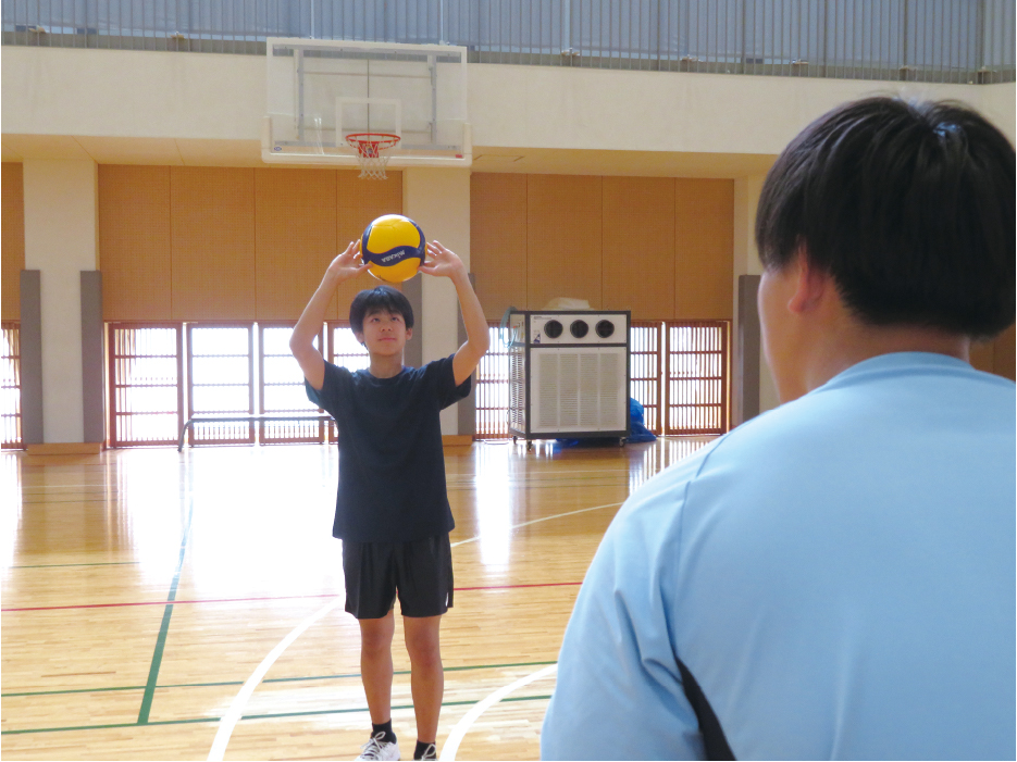 バレーボール部の部活の様子