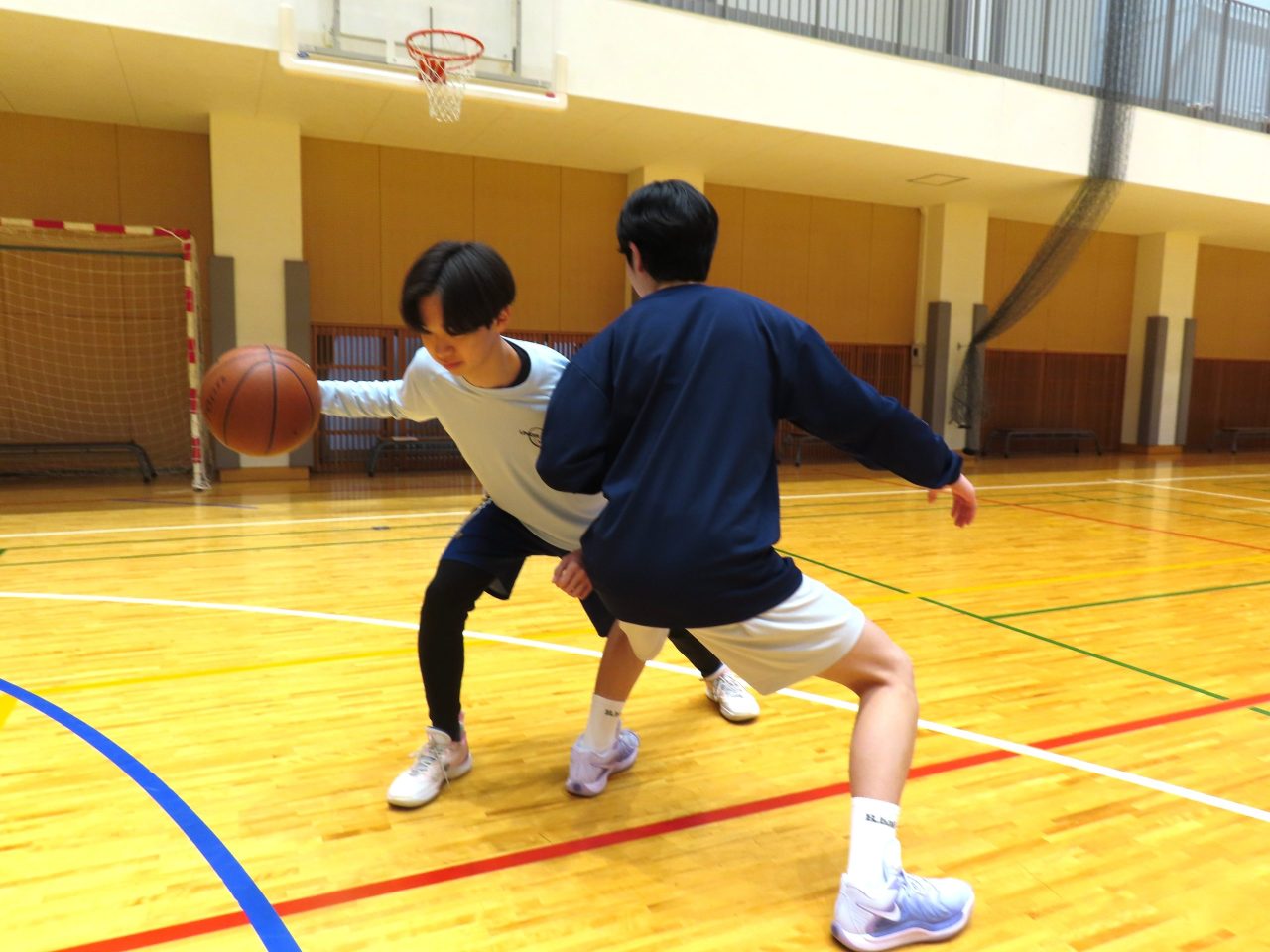 男子バスケットボール部の部活の様子